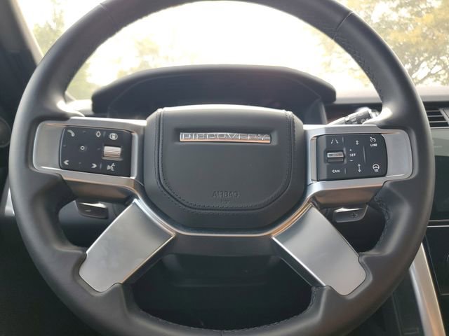 Used 2024 Land Rover Discovery Dynamic SE image 25