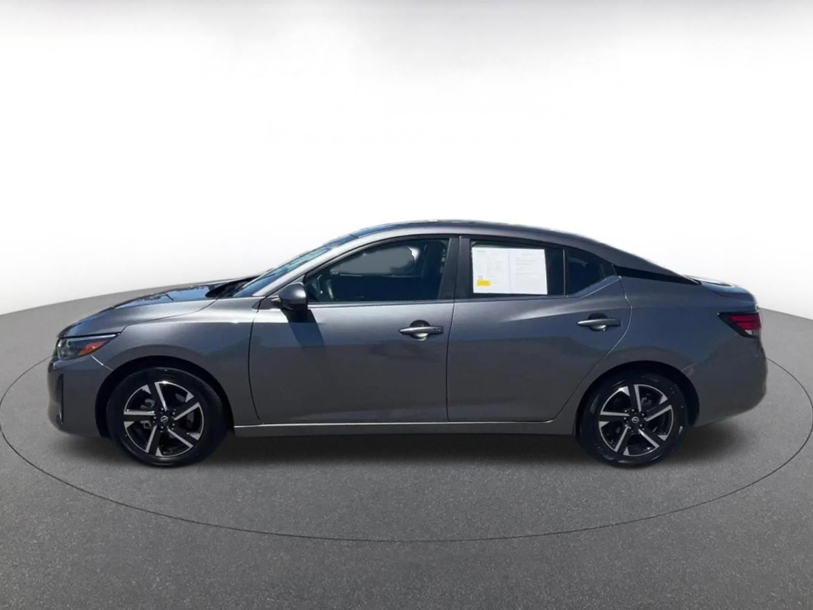 Used 2025 Nissan Sentra SV image 9