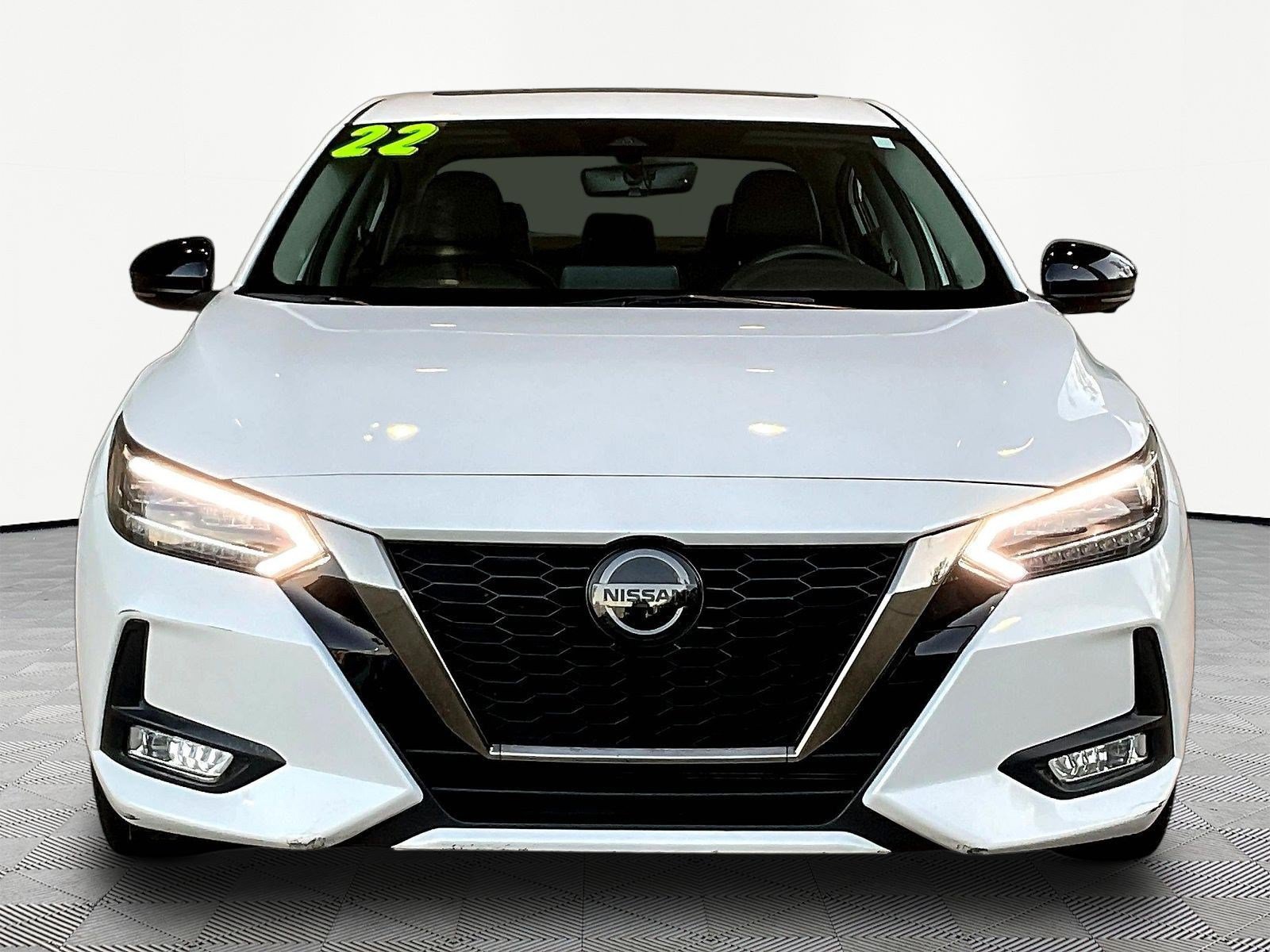 Used 2022 Nissan Sentra SR w/ SR Premium Package FWD image 2