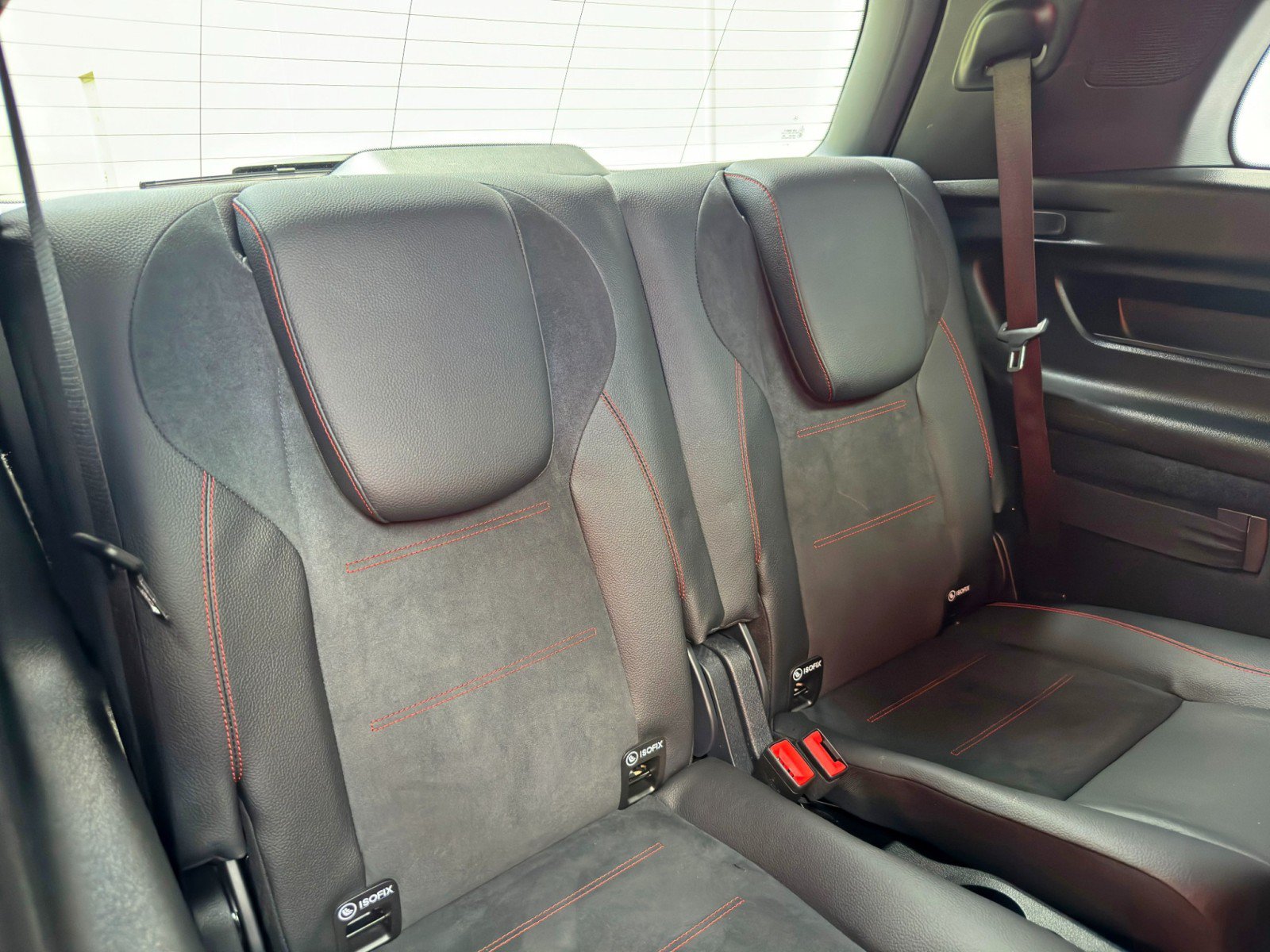 Used 2022 Mercedes-Benz GLB 250 w/ AMG Line image 42