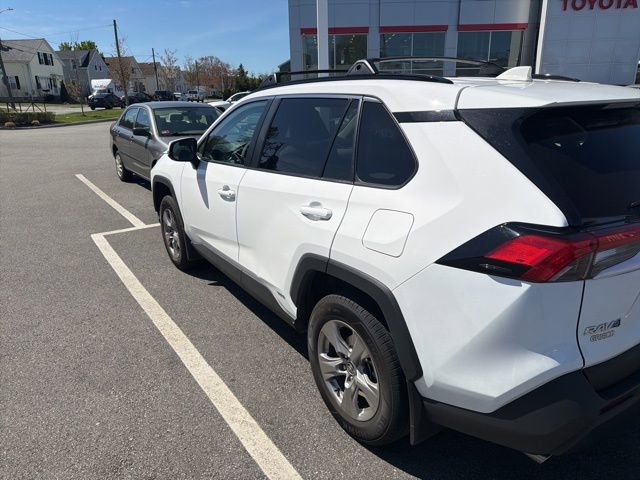 Used 2025 Toyota RAV4 XLE w/ Convenience Package AWD/4WD image 9