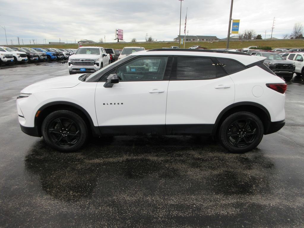 Used 2024 Chevrolet Blazer LT w/ Convenience Package image 2