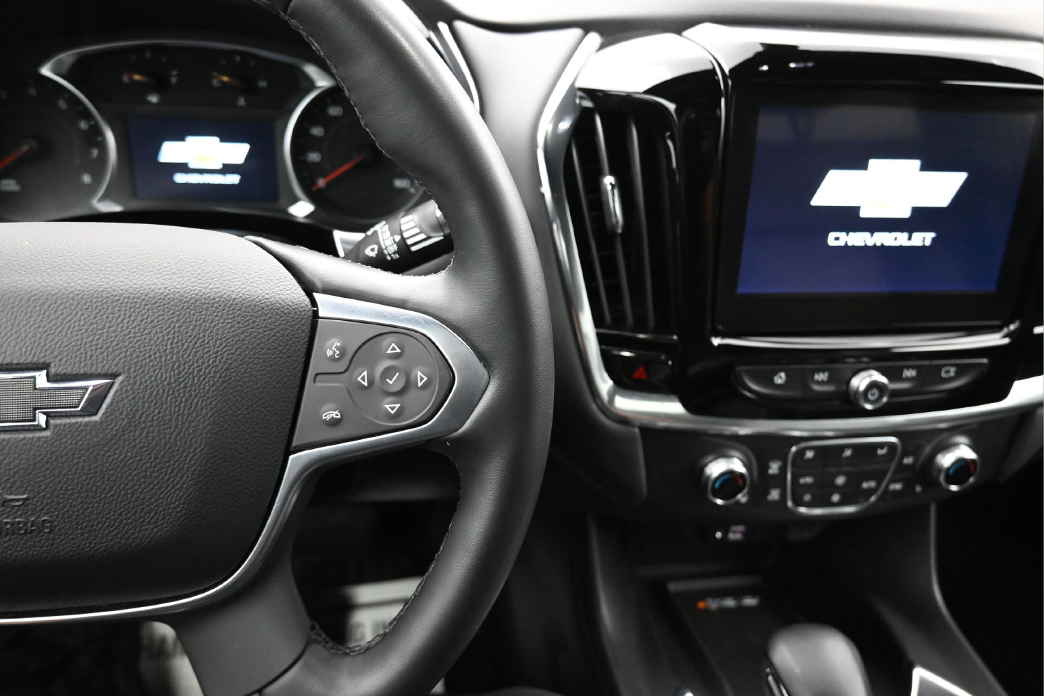 Used 2023 Chevrolet Traverse RS AWD/4WD image 17