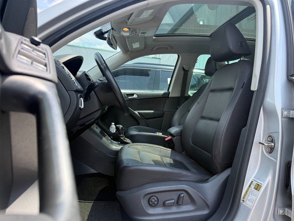 Used 2016 Volkswagen Tiguan SE FWD image 2