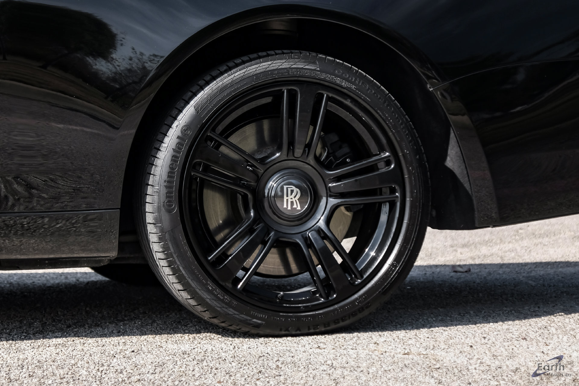 Used 2016 Rolls-Royce Wraith RWD image 96