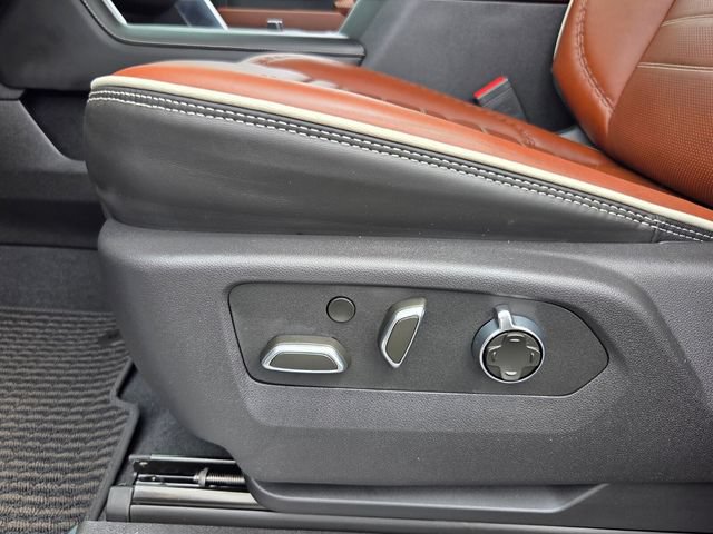 Used 2026 GMC Sierra 3500 Denali Ultimate AWD/4WD image 8