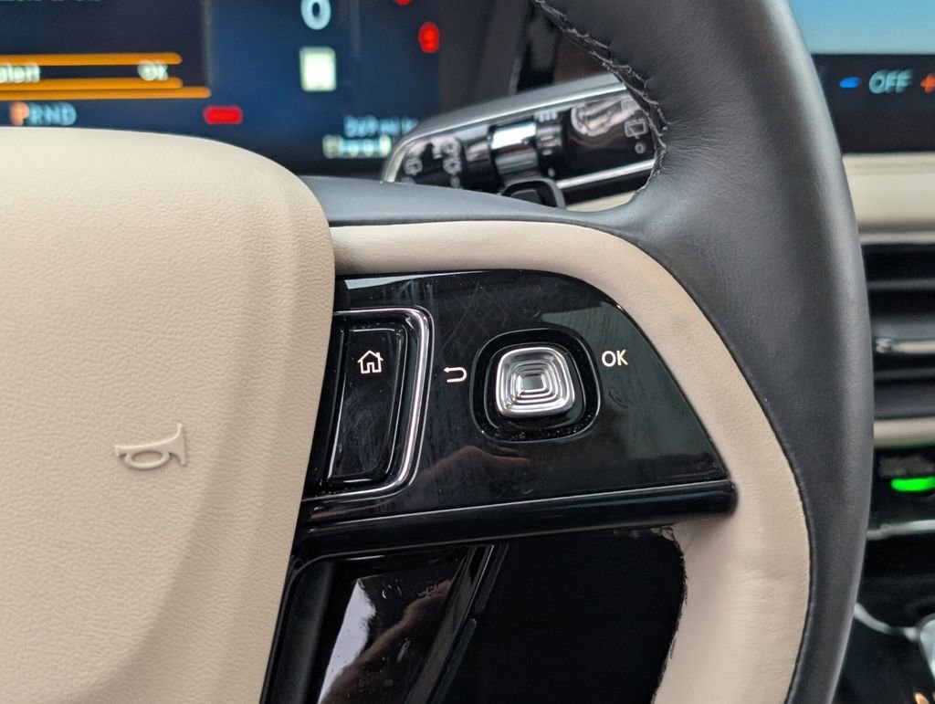 New 2026 Lincoln Corsair Reserve FWD image 19