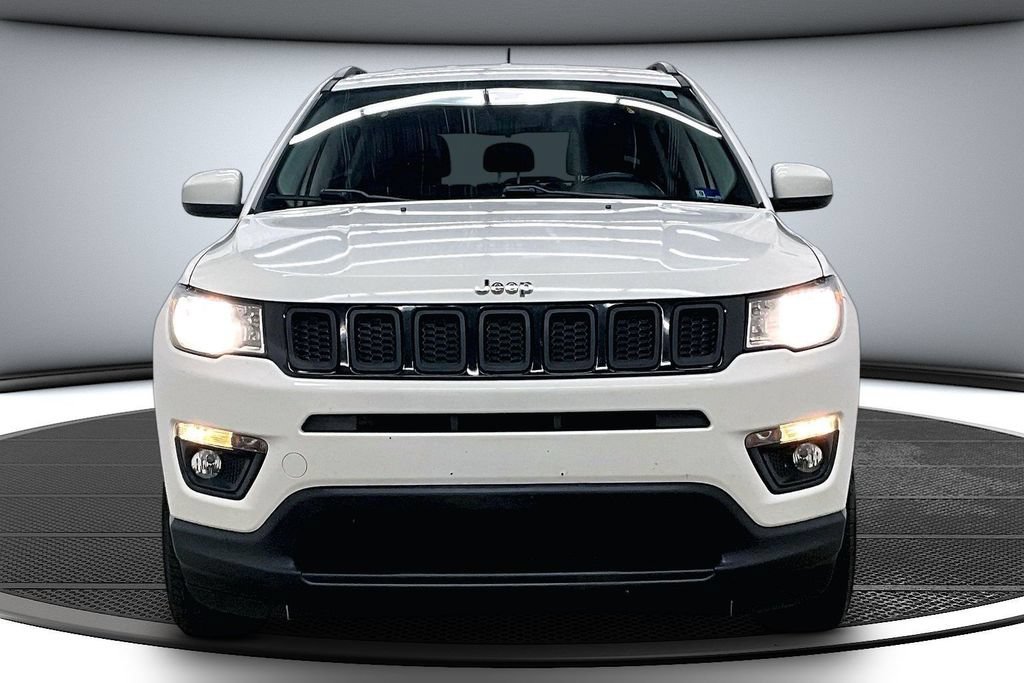 Used 2018 Jeep Compass Latitude w/ Safe & Security Group AWD/4WD image 2