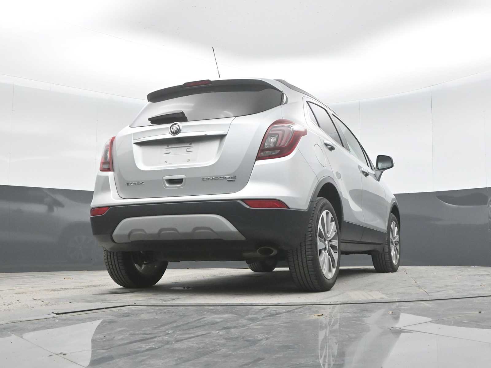 Used 2018 Buick Encore Preferred AWD/4WD image 33