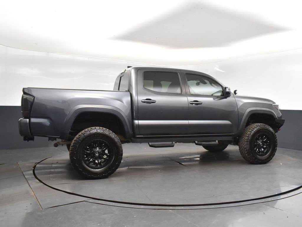Used 2020 Toyota Tacoma TRD Off-Road image 8