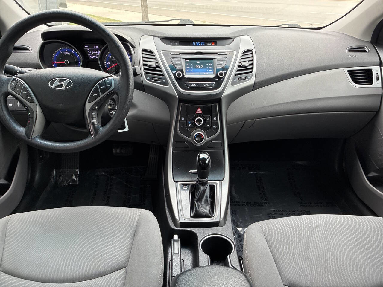 Used 2015 Hyundai Elantra SE w/ Option Group 02 FWD image 9