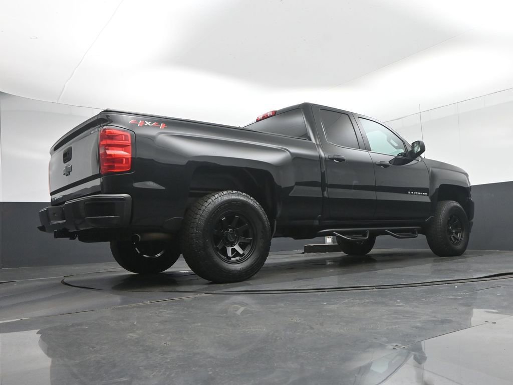 Used 2018 Chevrolet Silverado 1500 Custom w/ Custom Value Package AWD/4WD image 52