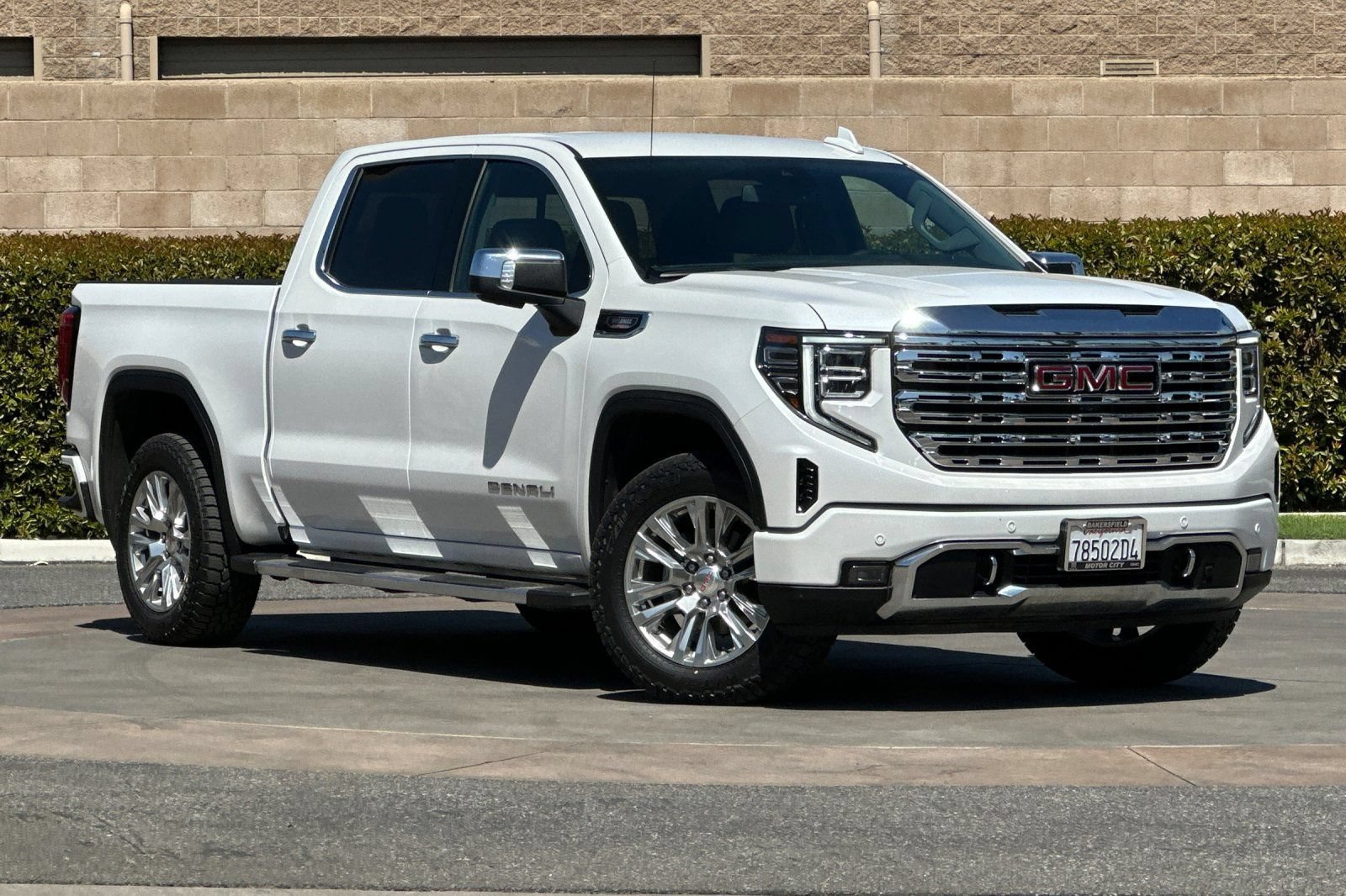 Certified 2025 GMC Sierra 1500 Denali AWD/4WD image 2