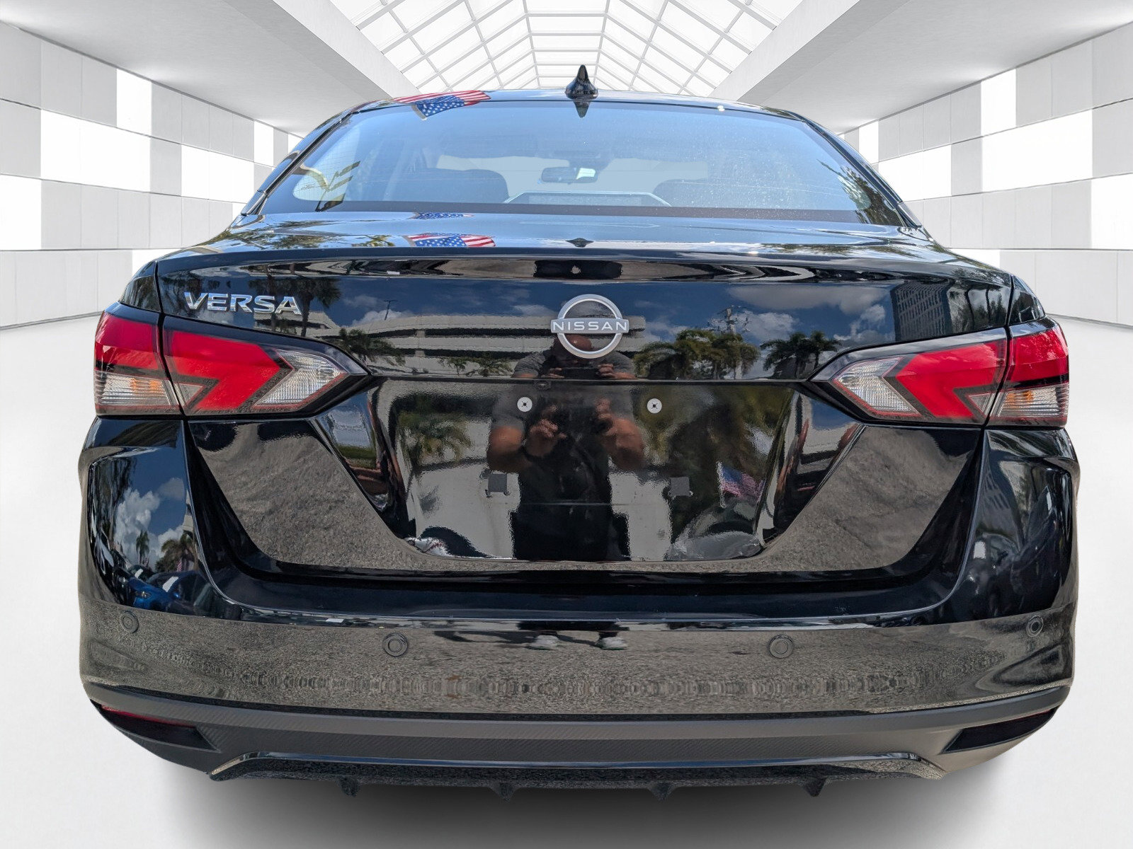 Certified 2025 Nissan Versa SV FWD image 6