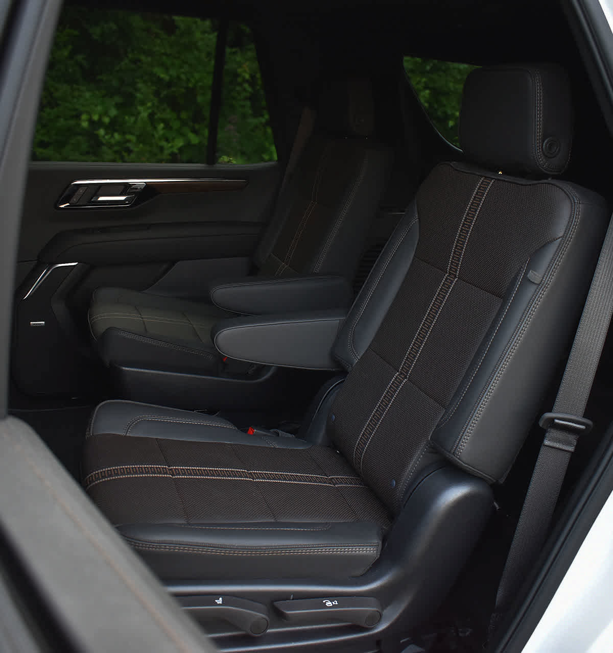 Used 2026 Chevrolet Tahoe High Country AWD/4WD image 15