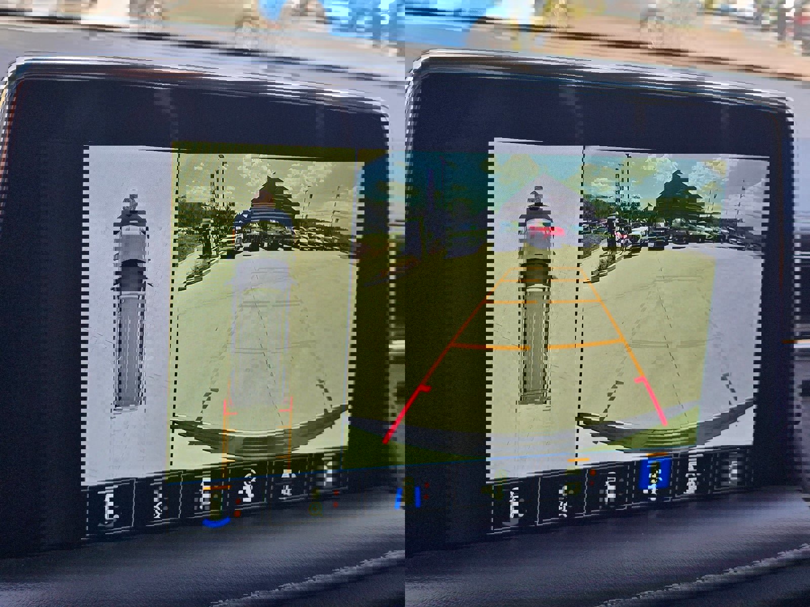 Used 2022 Chevrolet Tahoe LT w/ Luxury Package image 20