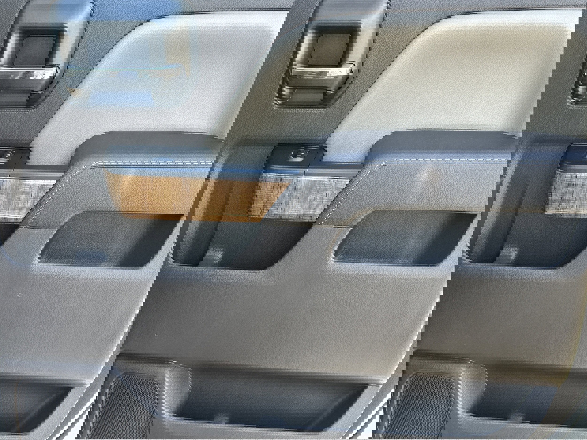 Used 2017 GMC Sierra 1500 SLT w/ SLT Premium Package image 16