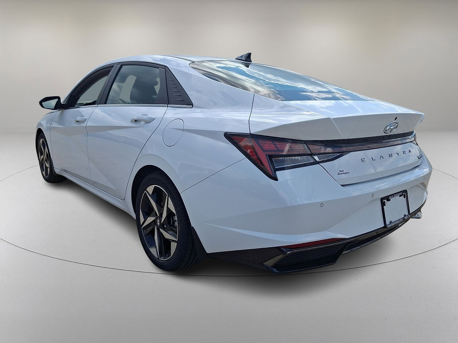 Certified 2022 Hyundai Elantra Limited w/ Winter Weather Package image 7