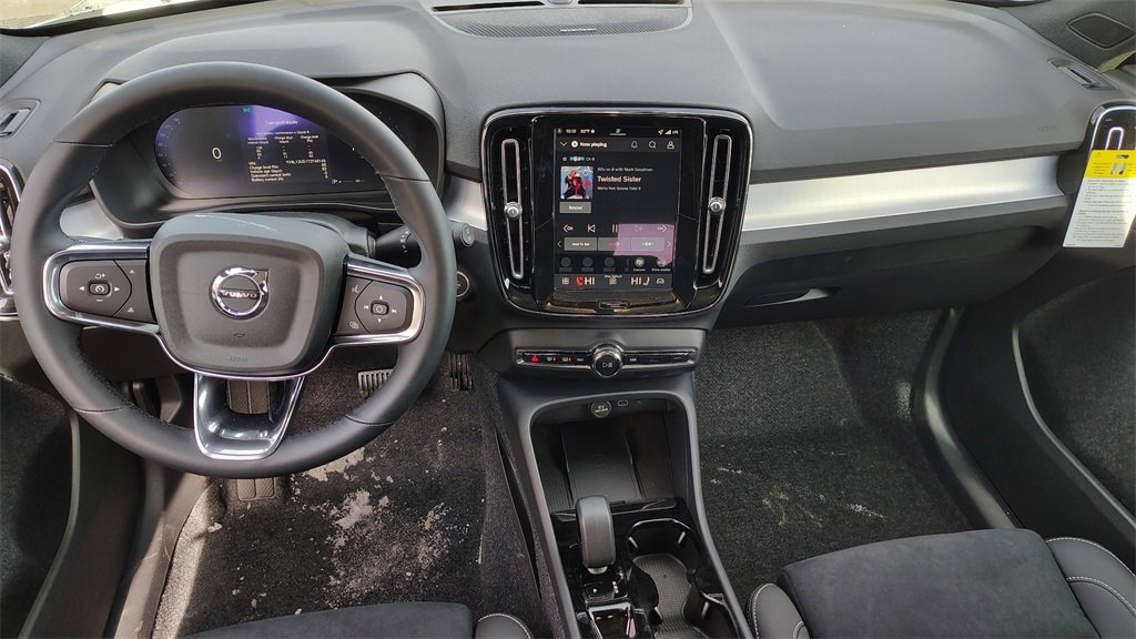 New 2026 Volvo XC40 B5 Ultra w/ Protection Package Premier image 12