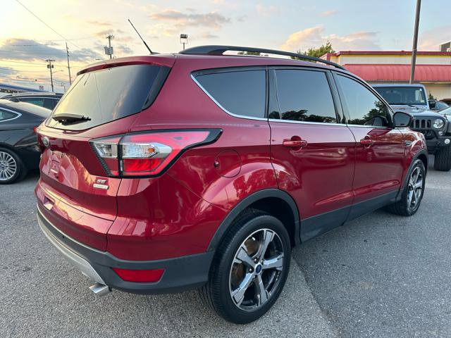 Used 2017 Ford Escape SE w/ SE Leather Comfort Package image 5