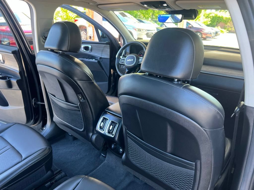 Certified 2023 Kia Sorento EX w/ Panoramic Sunroof Package FWD image 18