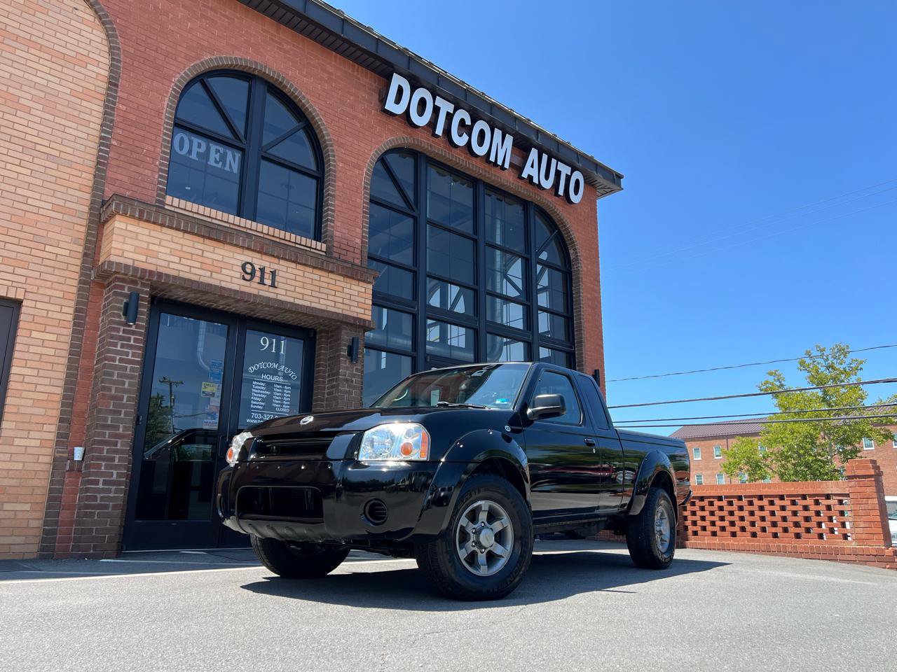 Used 2004 Nissan Frontier XE Desert Runner w/ (VTP) Value Truck Pkg AWD/4WD image 3