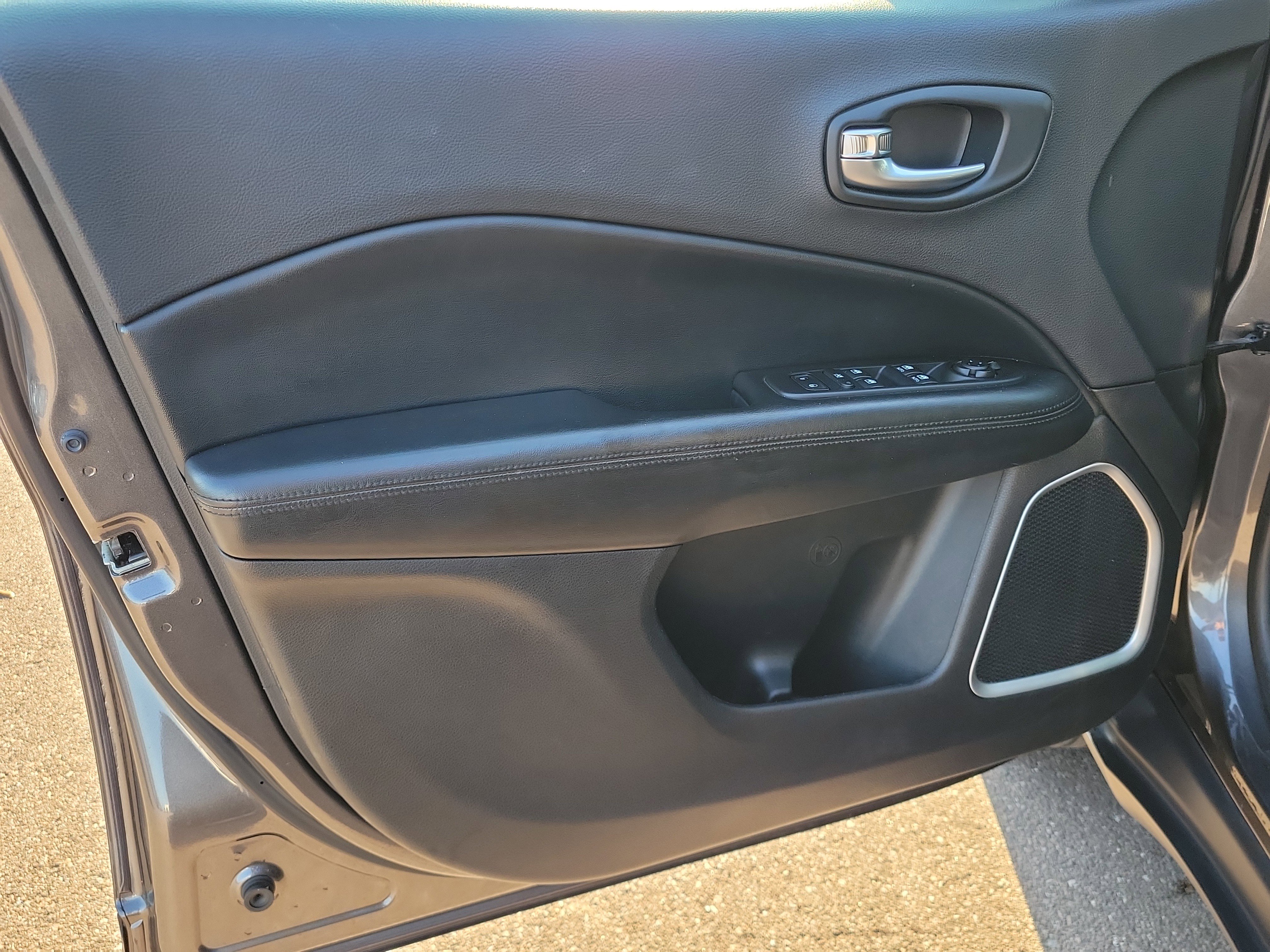 Used 2019 Jeep Compass Altitude image 18