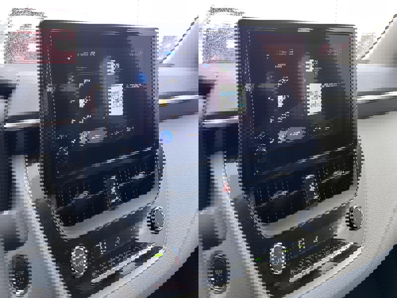 Used 2025 Toyota Corolla LE w/ LE Premium Package image 15