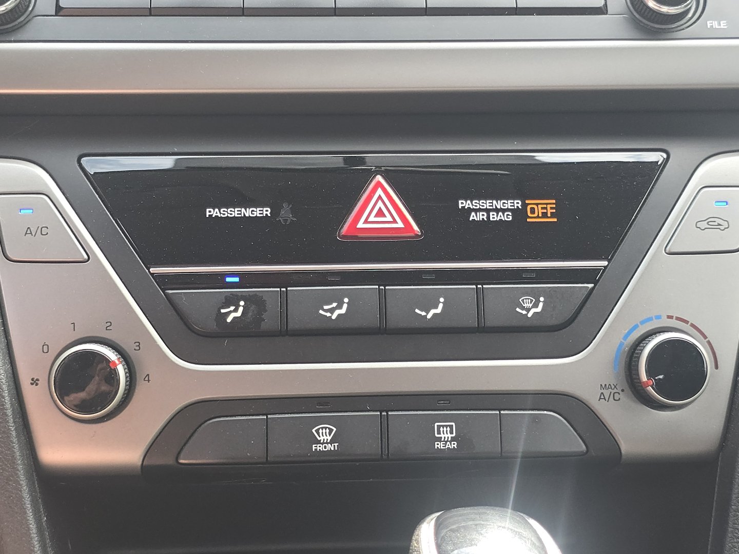 Used 2018 Hyundai Elantra SE FWD image 28