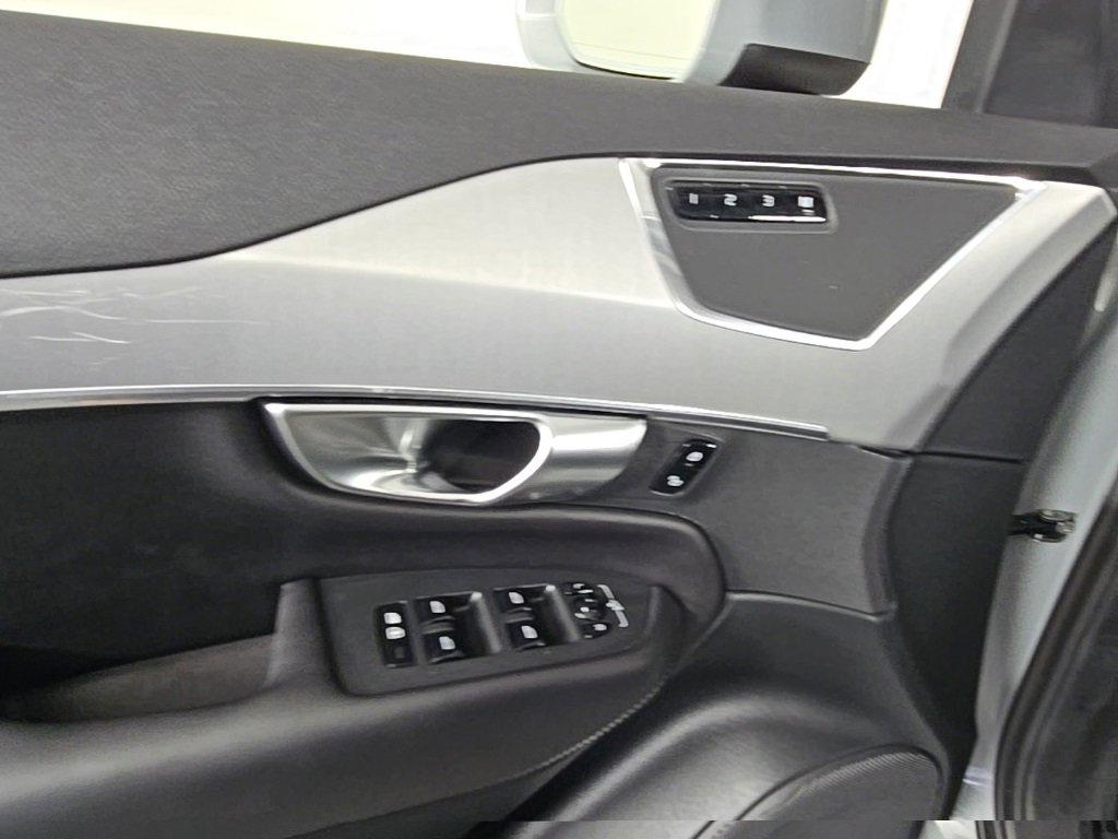 Certified 2024 Volvo XC90 B5 Core w/ Protection Package Premier image 22