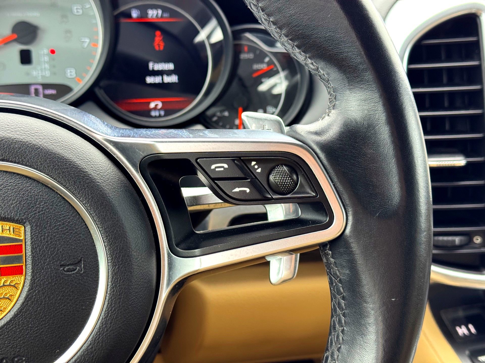 Used 2015 Porsche Cayenne S image 27