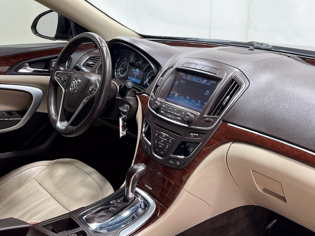Used 2017 Buick Regal Sport Touring FWD image 20