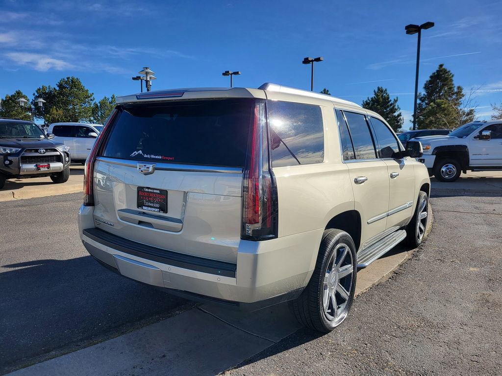Used 2016 Cadillac Escalade Luxury image 4