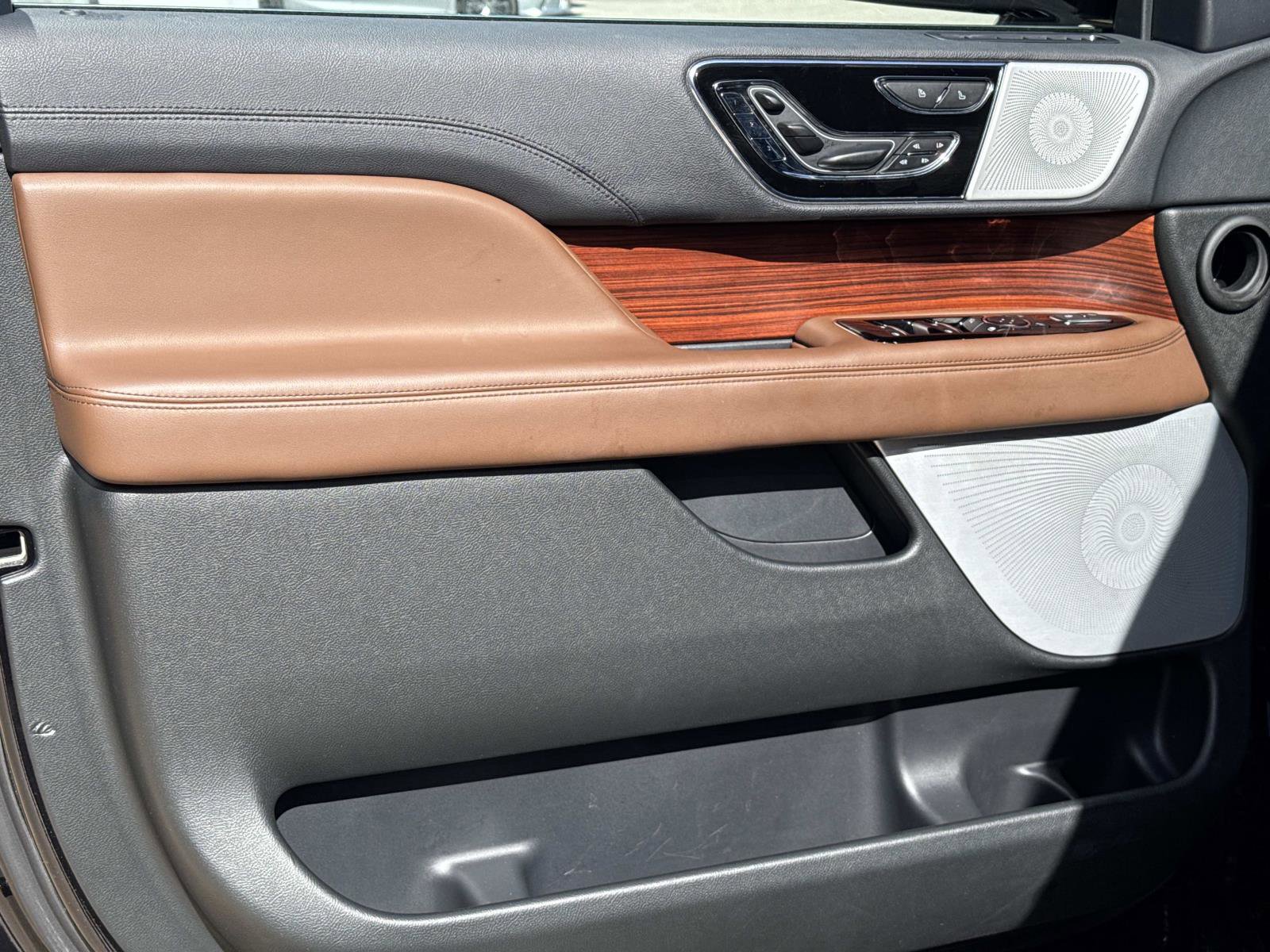 Used 2024 Lincoln Navigator L Reserve image 19