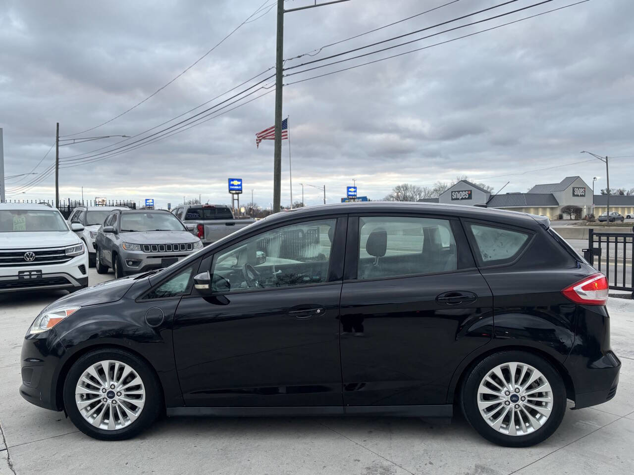 Used 2017 Ford C-MAX Energi SE w/ Equipment Group 401A image 14