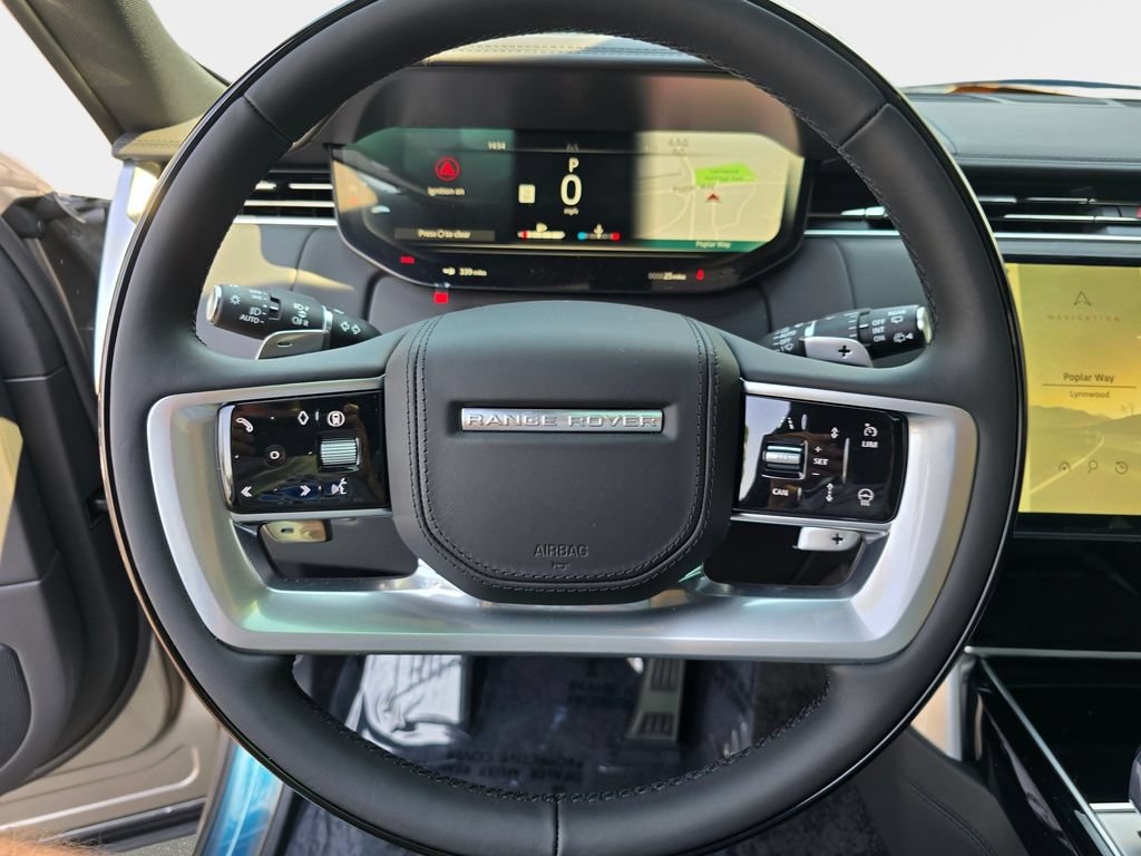 New 2026 Land Rover Range Rover Long Wheelbase SE AWD/4WD image 16