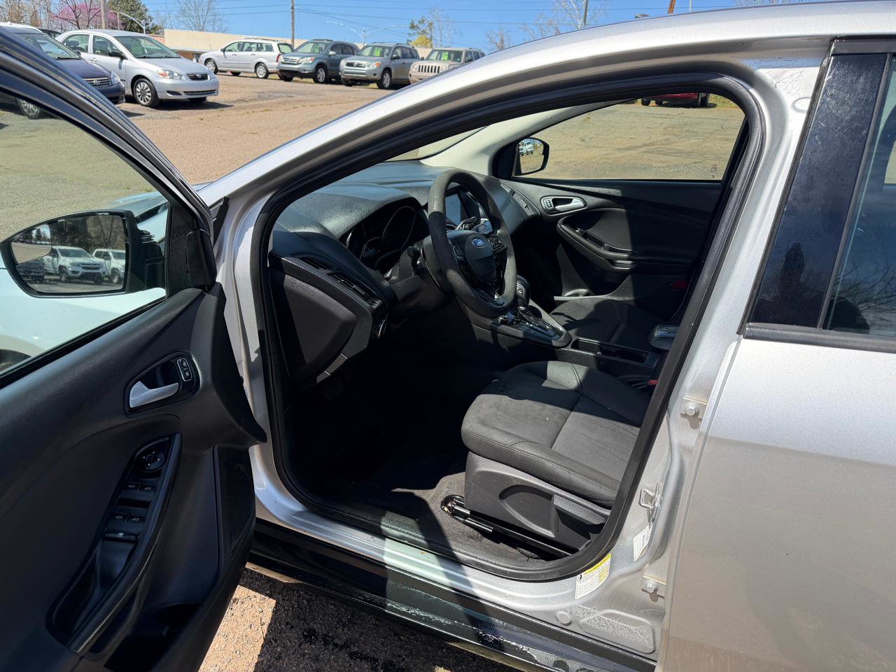 Used 2017 Ford Focus SEL image 12