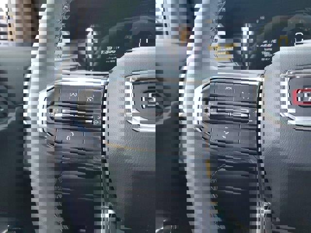 New 2025 GMC Acadia Elevation image 24