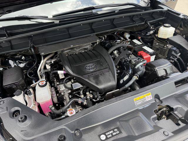 Certified 2024 Toyota Highlander LE FWD image 23
