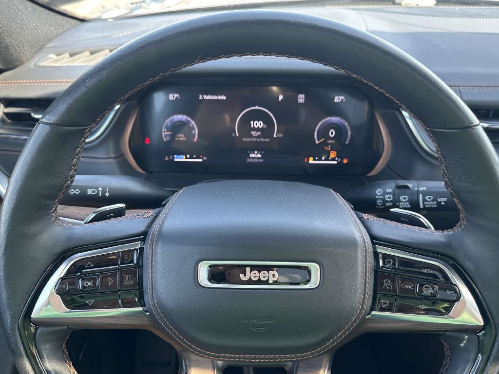 Used 2023 Jeep Grand Cherokee L Summit AWD/4WD image 22