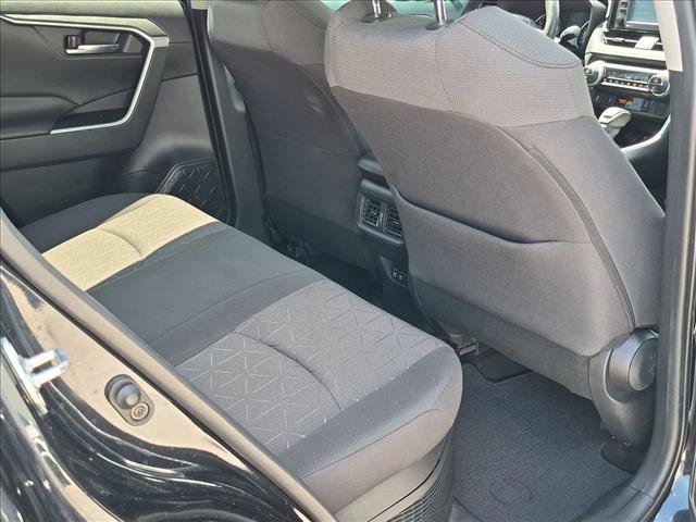 Used 2020 Toyota RAV4 XLE w/ Convenience Package AWD/4WD image 4