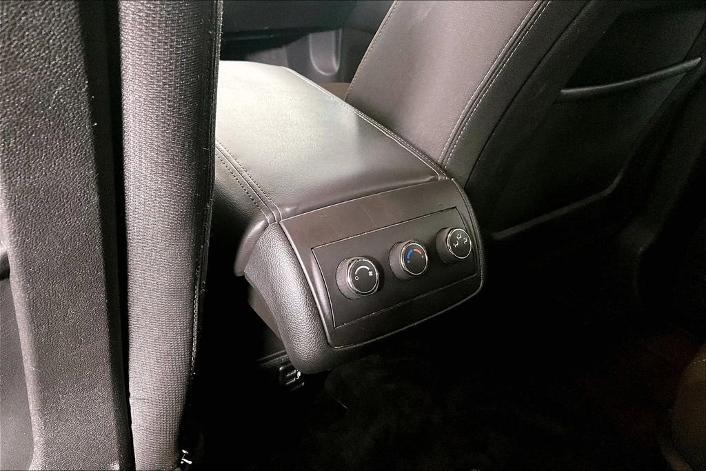 Used 2017 Chevrolet Traverse LT image 36