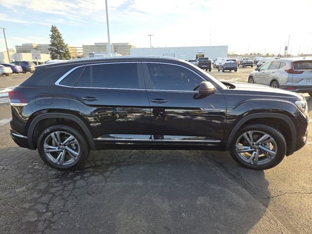 Used 2024 Volkswagen Atlas Cross Sport SEL R-Line image 19