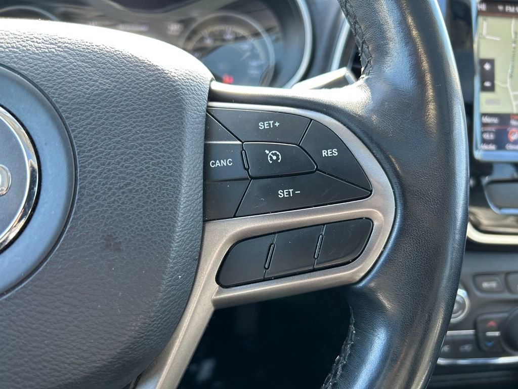 Used 2020 Jeep Cherokee Limited image 18