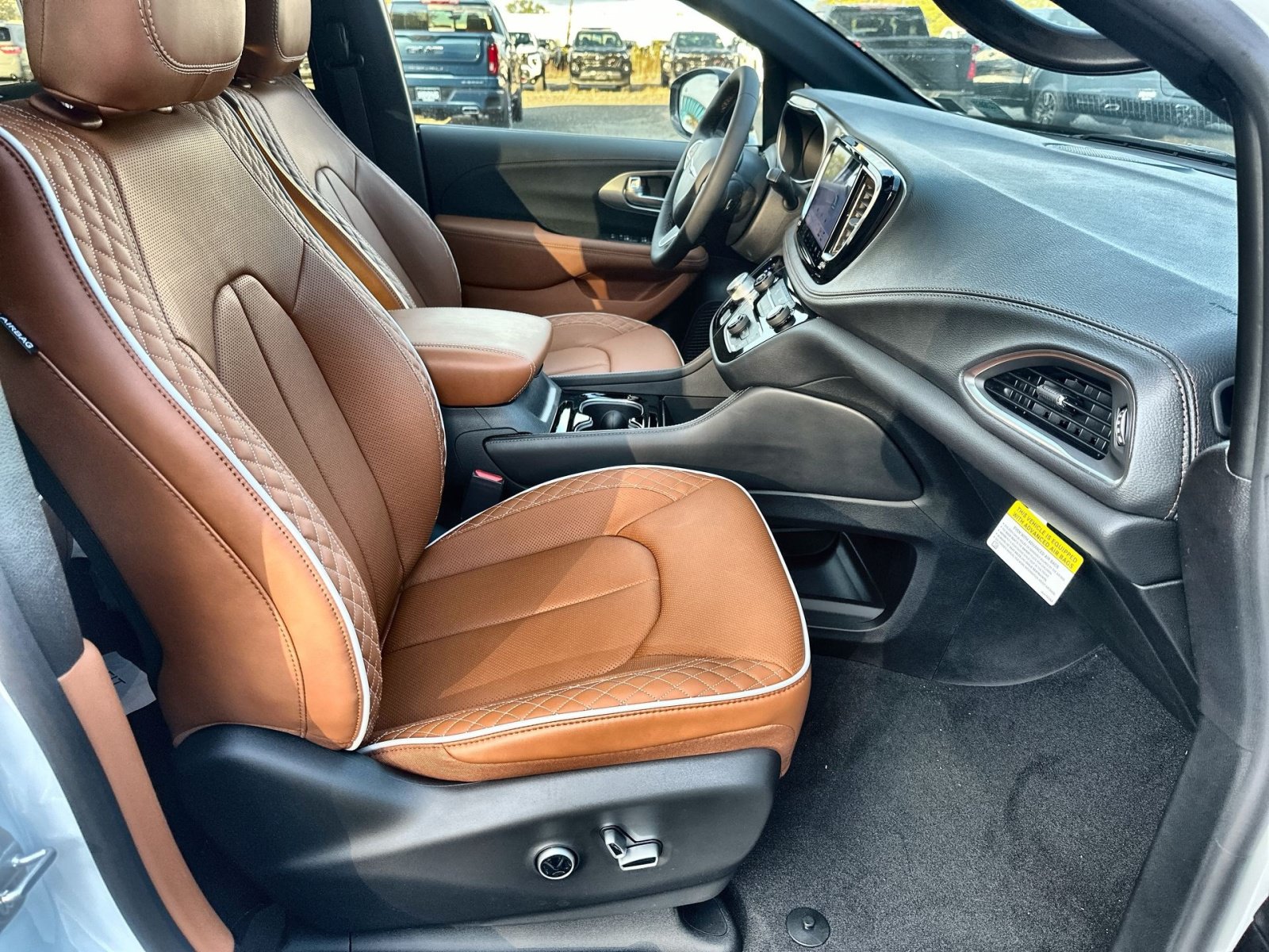 New 2026 Chrysler Pacifica Pinnacle FWD image 36