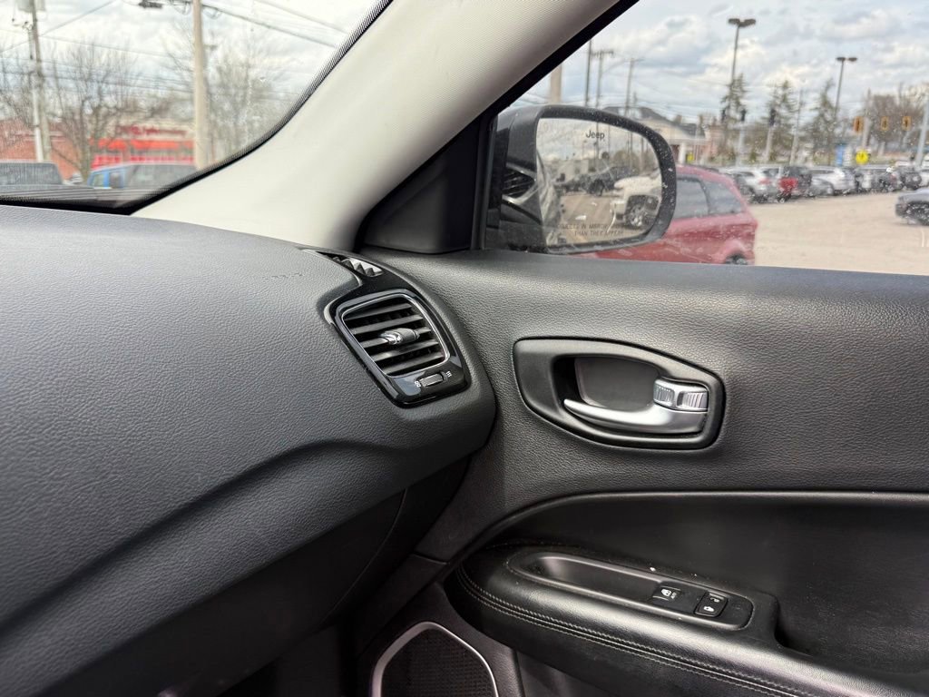Used 2021 Jeep Compass Latitude image 22