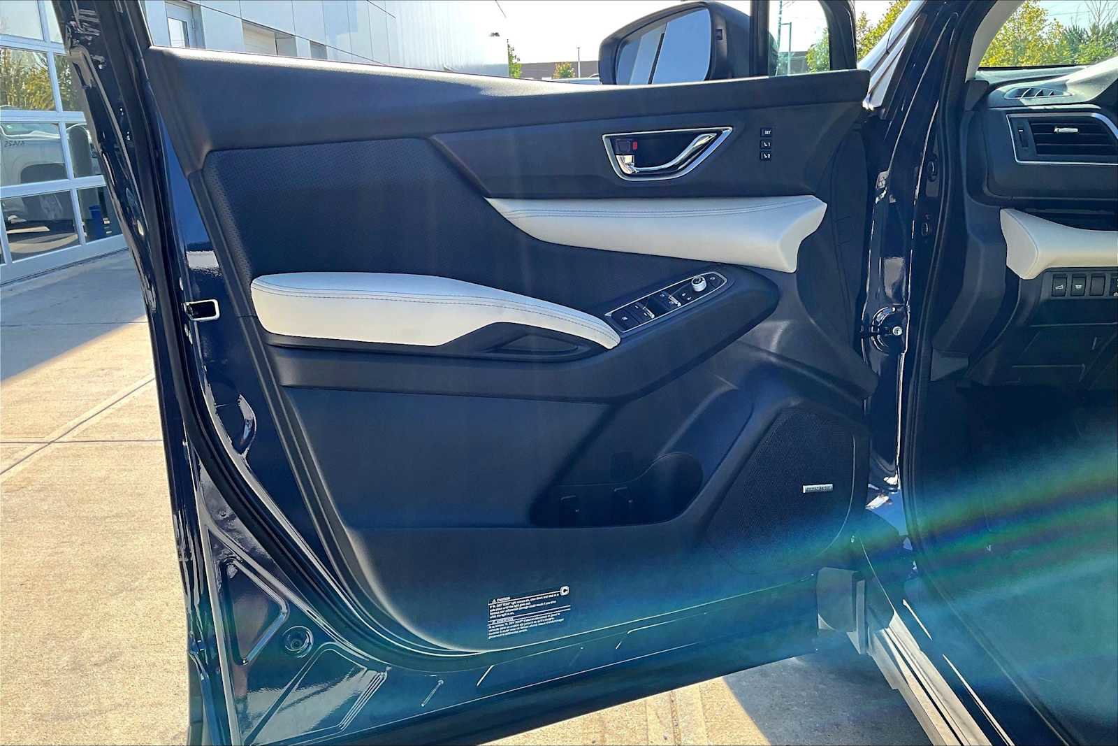 New 2025 Subaru Ascent Limited image 10