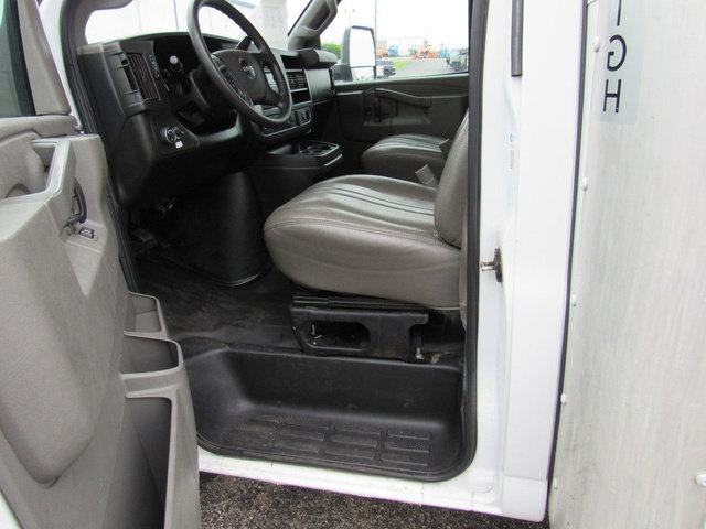 Used 2021 GMC Savana 3500 Extended w/ Power Convenience Package RWD image 23
