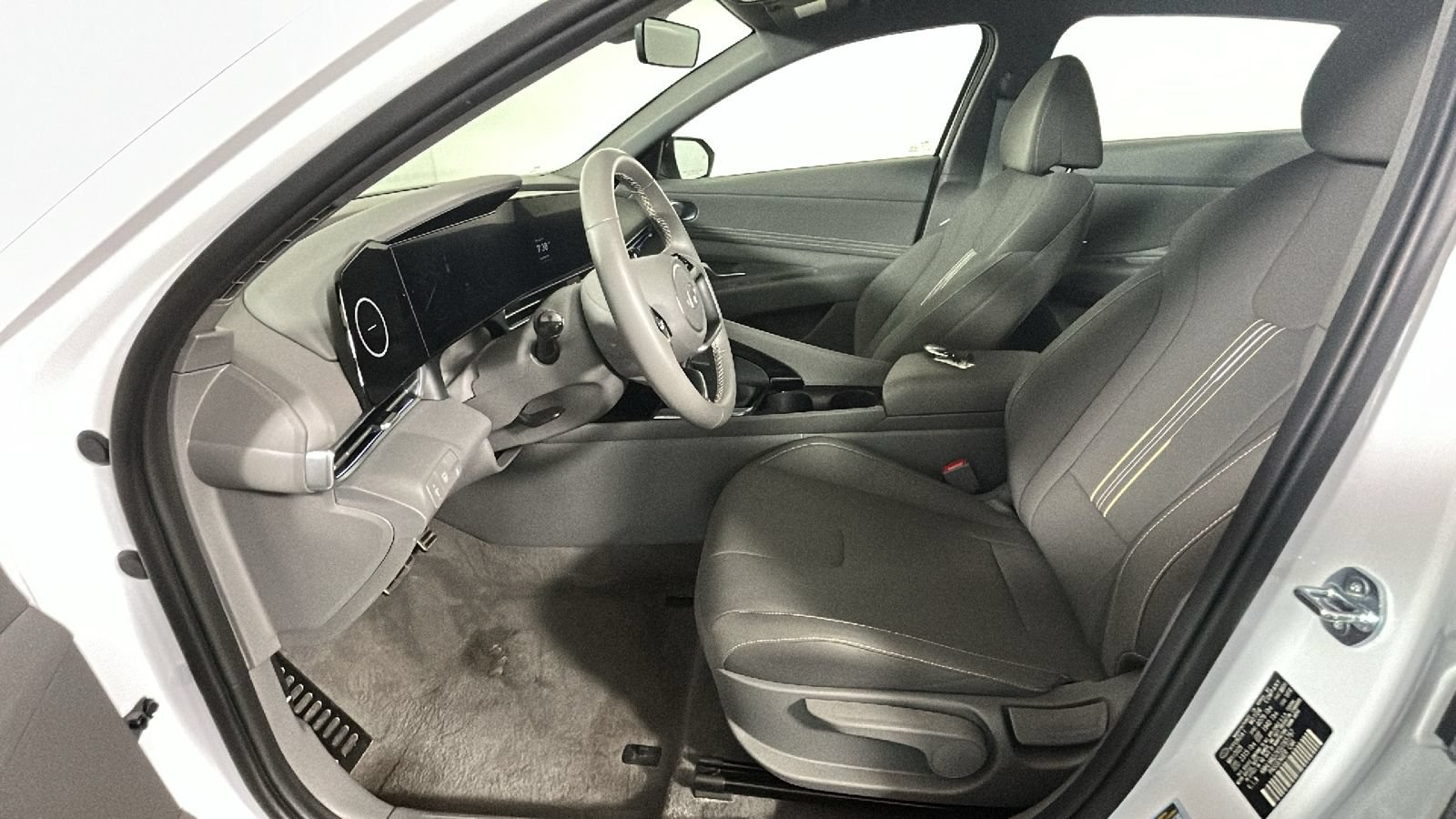 Certified 2025 Hyundai Elantra SEL FWD image 13