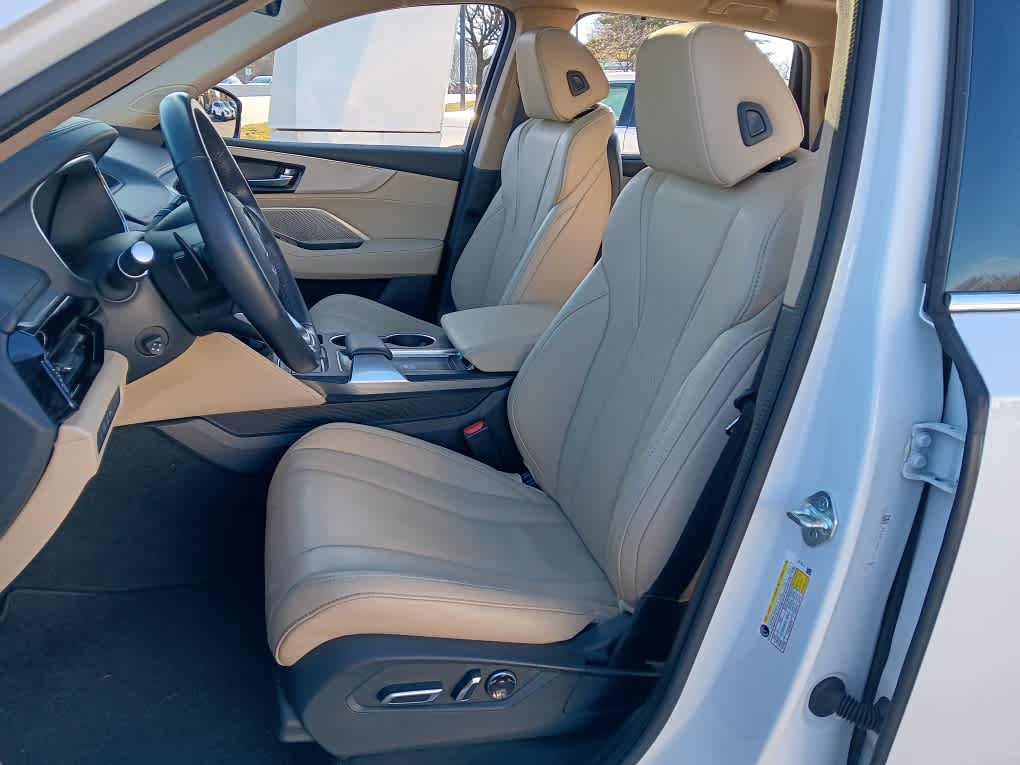 Used 2023 Acura MDX SH-AWD w/ Technology Package image 12